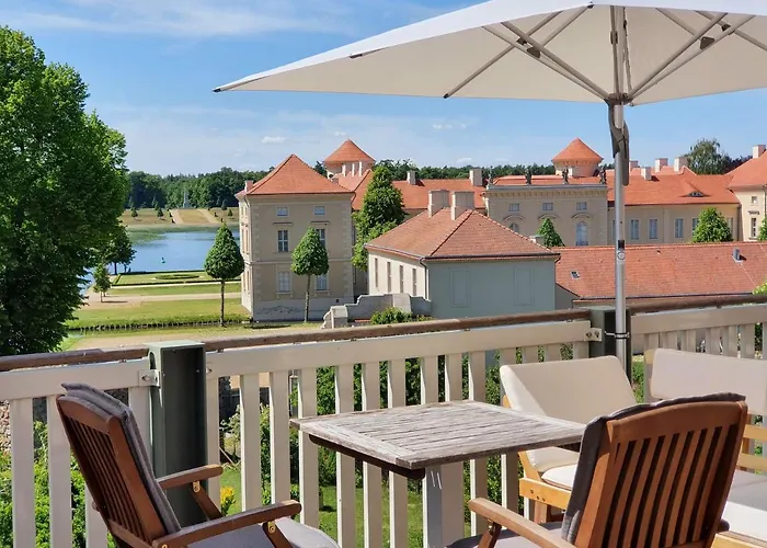 Loggiahaus Am Schloss, 5 Ferienwohnungen, Teils Mit Schloss- Und Seeblick