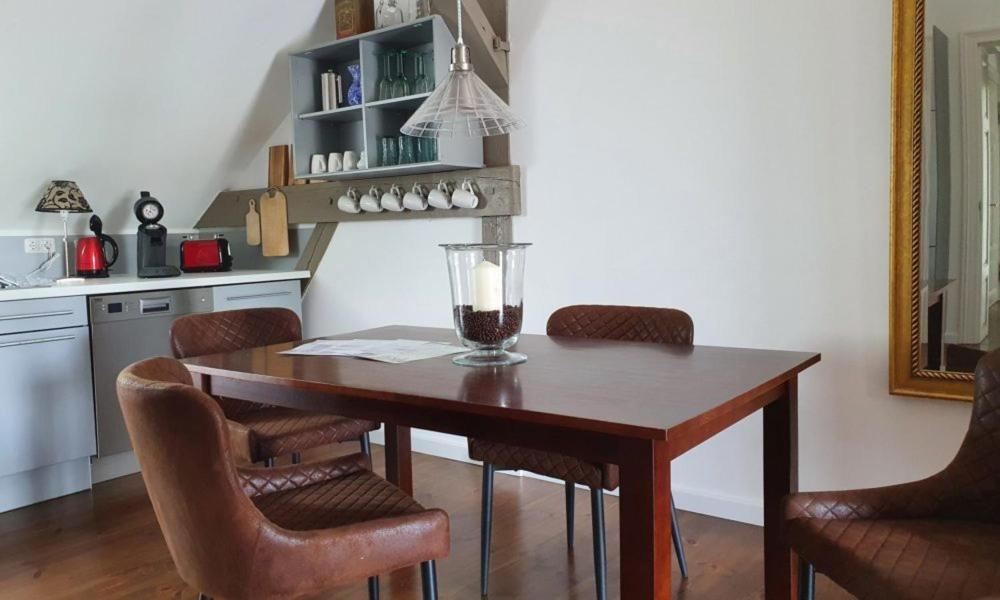 Apartment Loggiahaus Am Schloss, 5 Ferienwohnungen, Teils Mit Schloss- Und Seeblick