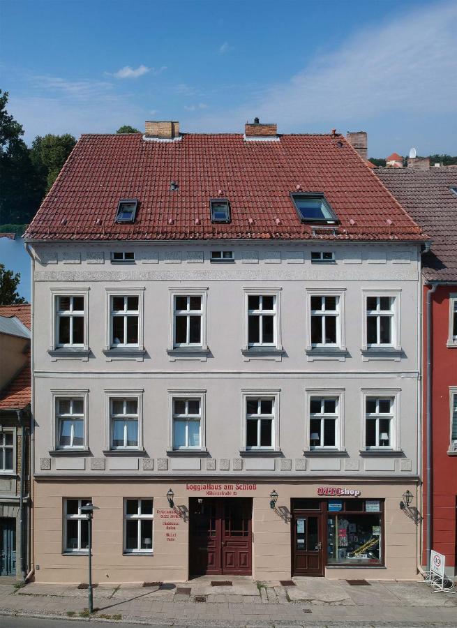 Loggiahaus Am Schloss, 5 Ferienwohnungen, Teils Mit Schloss- Und Seeblick Rheinsberg