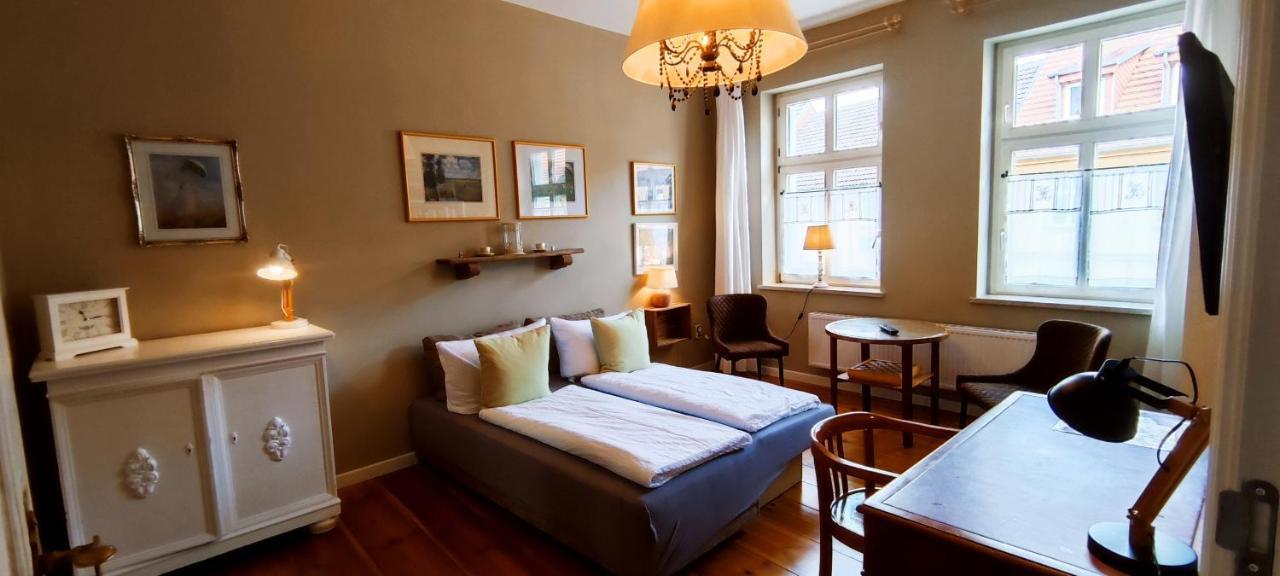 Apartment Loggiahaus Am Schloss, 5 Ferienwohnungen, Teils Mit Schloss- Und Seeblick