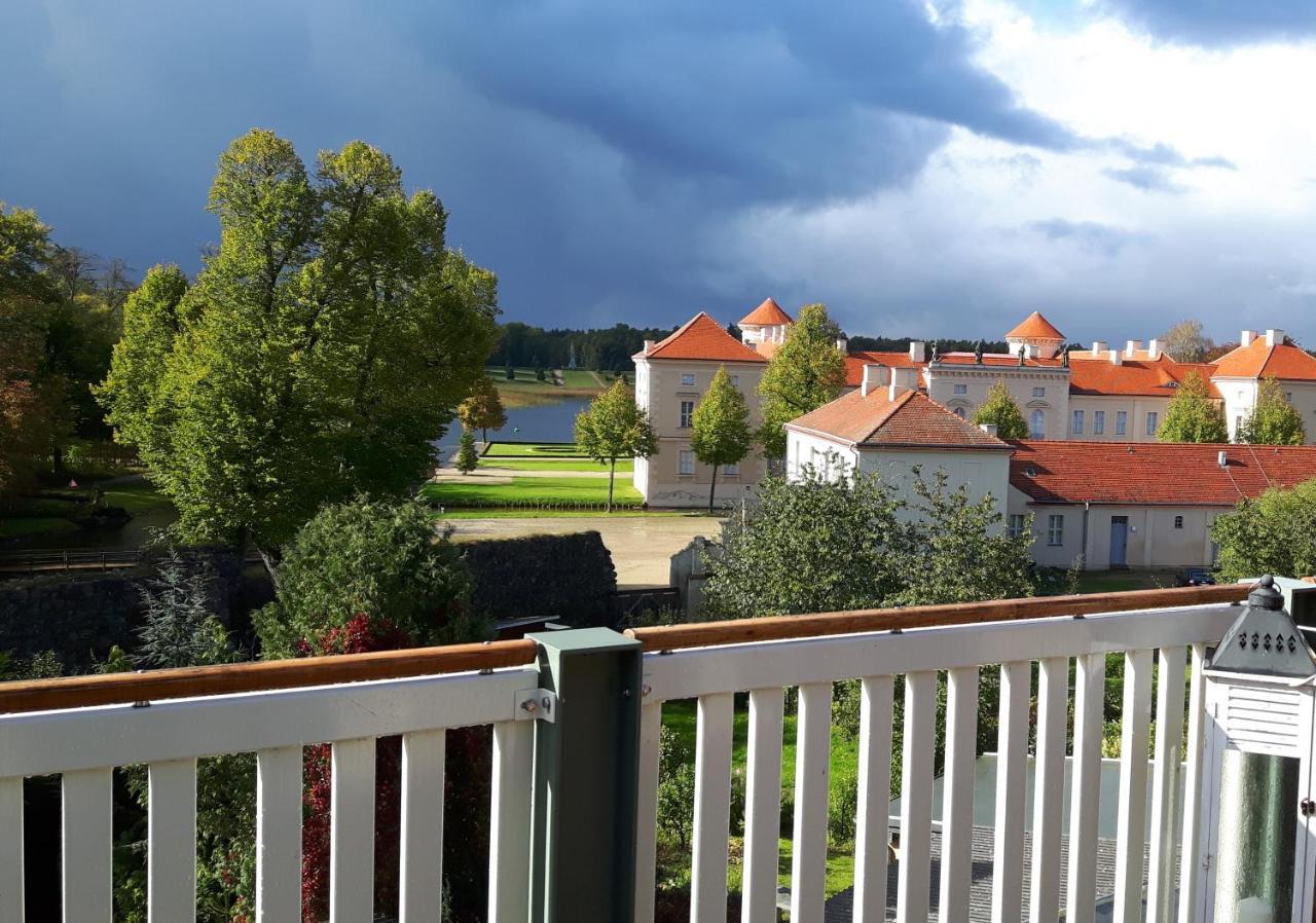 Apartment Loggiahaus Am Schloss, 5 Ferienwohnungen, Teils Mit Schloss- Und Seeblick
