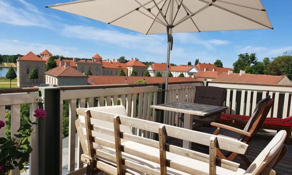 Loggiahaus Am Schloss, 5 Ferienwohnungen, Teils Mit Schloss- Und Seeblick * Rheinsberg