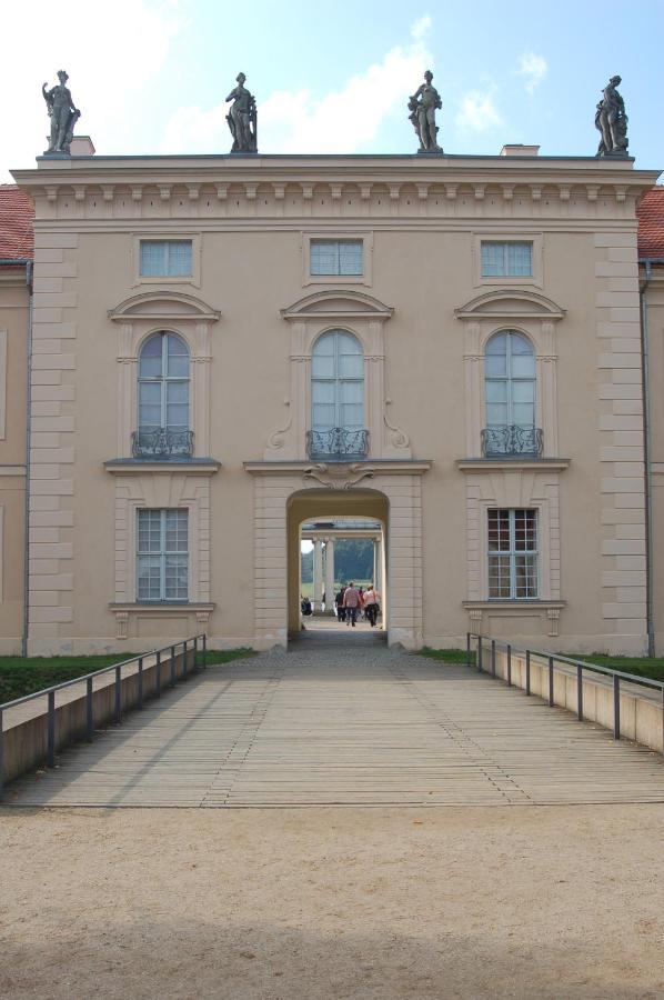 Loggiahaus Am Schloss, 5 Ferienwohnungen, Teils Mit Schloss- Und Seeblick *