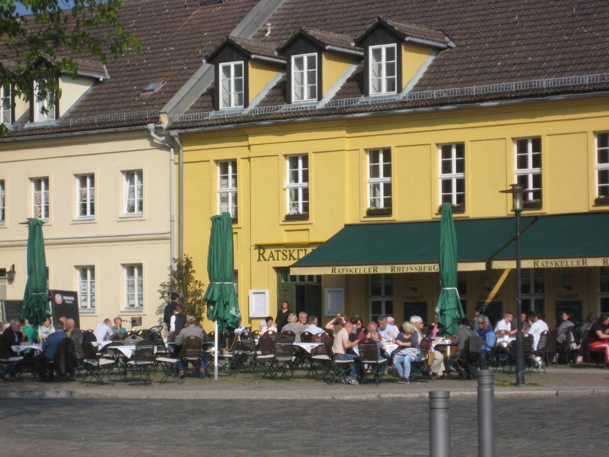 Apartment Loggiahaus Am Schloss, 5 Ferienwohnungen, Teils Mit Schloss- Und Seeblick Rheinsberg